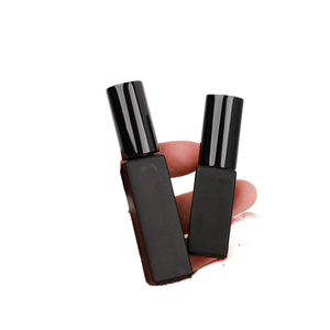 Mini botella negra esmerilada mate <span class=keywords><strong>de</strong></span> 3ml, 5ml, 8ml, 10ml, 15ml, botella <span class=keywords><strong>de</strong></span> Perfume <span class=keywords><strong>de</strong></span> viaje <span class=keywords><strong>de</strong></span> niebla fina vacía, tornillo <span class=keywords><strong>de</strong></span> vidrio, rociador <span class=keywords><strong>de</strong></span> aluminio negro - Product Image 1