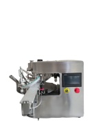 Machine de remplissage et de bouchage automatique de liquides avec table, machine de remplissage de bouteilles de café liquide avec alimentation par vibration