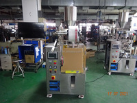 Machine automatique à emballer les sachets de thé pour l'emballage de papier alimentaire de pyramide de soie de nylon de thé de fines herbes triangulaire
