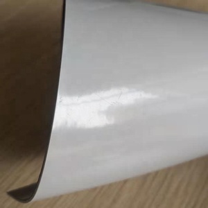 Membrane d'étanchéité VPVC renforcée <span class=keywords><strong>gris</strong></span> <span class=keywords><strong>clair</strong></span> + <span class=keywords><strong>gris</strong></span> double couleur personnalisée matériau <span class=keywords><strong>PVC</strong></span> soudable pour toits durables chinois - Product Image 3