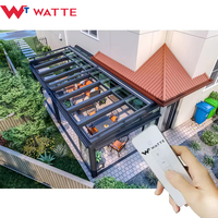 Enceinte de terrasse de porche extérieur personnalisée motorisée, rétractable et électrique avec toit coulissant en verre Solaires et maisons vitrées