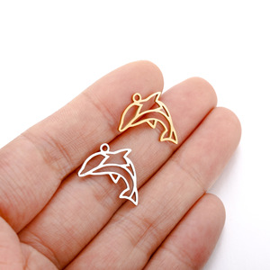 Oferta Caliente: Dijes de Acero Inoxidable para Joyería DIY, Colgantes de Animales Geométricos Huecos de Moda (Lobo, León, Elefante, Zorro, Delfín) al por Mayor - Product Image 3