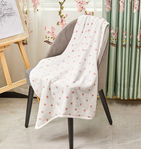 Oem Hot Selling High Quality 100% Polyester <strong>Small</strong> Dot Printing Flannel Fleece Gift <strong>Blanket</strong> for Gift Knee Throw <strong>Blanket</strong> - Product Image 2