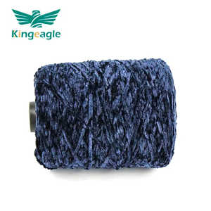 Kingeagle <span class=keywords><strong>2025</strong></span> New Arrival 100% Polyester Sợi 12.5nm Chenille Chunky Sợi Cho Dệt Kim Và Crochet - Product Image 3