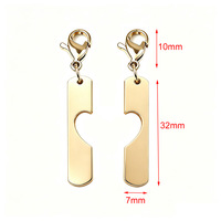 Breloques personnalisées en acier inoxydable en forme de cœur creux, logo gravé au laser, pendentif long double assorti, cadeau pour couples