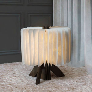 Lámpara de libro de madera de diseño moderno personalizado de primera calidad, pantalla de papel novedosa, la mejor lámpara de mesa para decoración del hogar para batería de promoción de marca de lujo - Product Image 2