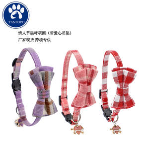 Nuevo Día de San Valentín Corazón Colgante Campana Arco Gato Collar - Product Image 1