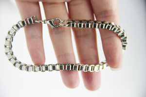 Bracciale ZRM per Bambini in Lega di Zinco Vintage, Sottile, con Catena Geometrica e Ciondolo, Ideale per Anniversari - Product Image 3