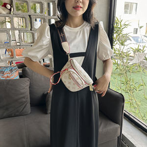 Sac de taille multifonctionnel en PU pour femmes avec motifs géométriques, tendance, portable et décontracté, mini sac de poitrine pour téléphone portable - Product Image 4