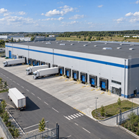 Entrepôt logistique préfabriqué en structure métallique avec bureau, bâtiment métallique à grande portée, quai de chargement multiple