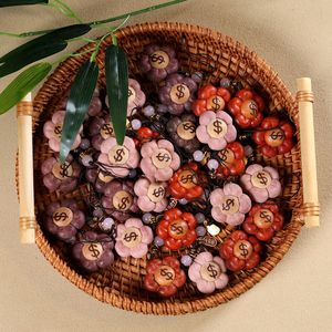 Pendentif Fleur en Bois de Palissandre Money Spend, Breloque en Bois pour Cadeau, Accessoire Unisexe - Product Image 4