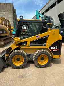 รถตักล้อยาง Caterpillar 226B CAT 226B มือสองแท้ พร้อมเครื่องยนต์ ปั๊ม ลูกปืน ราคาดีที่สุด ได้รับการรับรองมาตรฐาน CE - Product Image 2