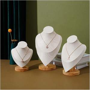 Présentoirs de bijoux en suède en gros, présentoirs de luxe pour colliers - Product Image 3