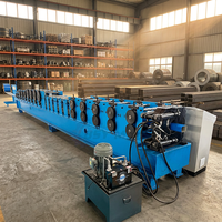 Ligne de production entièrement automatique de tuyaux de pluie métalliques pour la construction, machine de formage à froid pour la fabrication d'accoudoirs de descente carrés