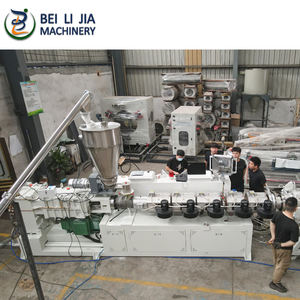 Ligne <span class=keywords><strong>de</strong></span> machine d'extrusion <span class=keywords><strong>de</strong></span> tuyaux d'alimentation en eau et <span class=keywords><strong>de</strong></span> drainage pour maison <span class=keywords><strong>de</strong></span> jardin en PVC, à vis simple, avec moteur à roulement et commande PLC - Product Image 6