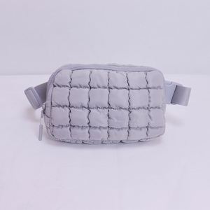 กระเป๋าคาดเอวแบบควิลท์ลายตัวอักษรหลากสี ไนลอนกันน้ำ สายปรับได้ ใช้ได้ทั้งชายและหญิง สะพายข้างหรือคาดเอว สำหรับฤดูหนาว - Product Image 3