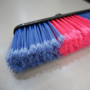Balais à tête en plastique de couleur vive Owentek pour le nettoyage des sols domestiques, avec manche en bois et joint d'étanchéité - Product Image 2