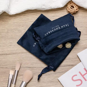 Sac cadeau en velours bleu marine avec cordon de serrage, fournisseur en gros de sacs cadeaux pour petites entreprises, bijoux, montres, lunettes, boucles d'oreilles, colliers, bagues - Product Image 3