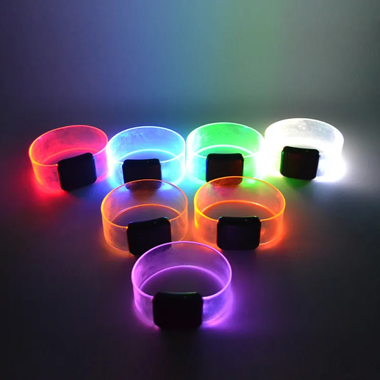 Lazer kazınmış logosu LED manyetik bilezik parti düğün için RGB renk LED Logo bilezik LED bilezik bileklik