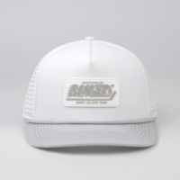 Casquette de sport perforée à 5 panneaux avec cordon personnalisé, patch en caoutchouc PVC et logo sur mesure, imperméable