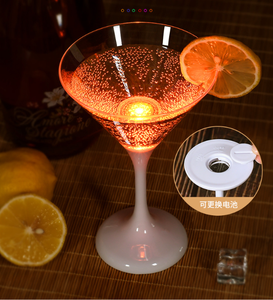 Verre à <span class=keywords><strong>Martini</strong></span> Lumineux Led Activé par l'Eau Led Glowing Champagne Flute Glasses Cup - Product Image 1
