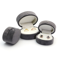 Schmuck Einzel- und Doppelring Ohrringe Anhänger Armreif Armband Rote Box Hochzeits-Erinnerungsstück Geschenkverpackung Samt-Schmuckboxen