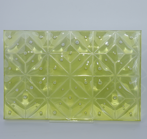 Panneau de verre artistique stratifié en résine à motif de bulles jaune clair, design personnalisé pour la cloisonnement et la décoration intérieure des hôtels et restaurants - Product Image 6