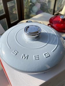 Meilleure vente à l'exportation <span class=keywords><strong>SMEG</strong></span> : Marmite à fruits de mer <span class=keywords><strong>Smeg</strong></span> 26 cm en fonte émaillée, compatible gaz et induction - Product Image 4