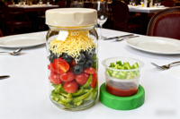 Pot Mason en verre de 32 oz avec couvercle en plastique et compartiment à sauce amovible, séparation humide/sec pour collations, overnight oats, yaourt, parfait, salade