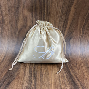 Pochettes personnalisées en satin bleu clair et or champagne avec cordon de serrage, imprimées du logo, pour emballage de perruques et de mèches, sacs de rangement anti-poussière en satin - Product Image 5