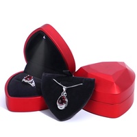 Bijoux créatifs personnalisés en forme de coeur LED en velours Flip Cover Valentine's Day Mother's Day Ring Necklace Earrings Pendant Jewelry