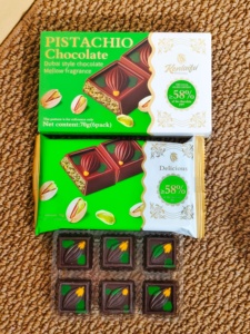 KENLAIFU - Chocolate Halal de Pistacho Amargo con Nueces, Barra de 70g, Receta Real de Dubái, Distribuidores Globales, 60 Unidades - Product Image 3