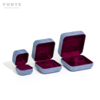 Boîte à bague en velours à prix d'usine avec logo doré personnalisé, étui de présentation de bijoux de haute qualité pour cadeau d'anniversaire ou de mariage