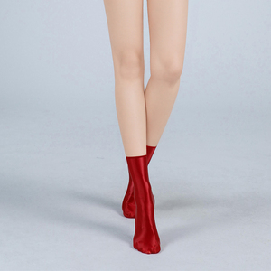 Calzini Corti Lucidi in Raso Sexy ad Alta Elasticità per Adulti, Calzini Aderenti alla Moda, Mini Calzini Carini per Outfit in Molti Colori - Product Image 3