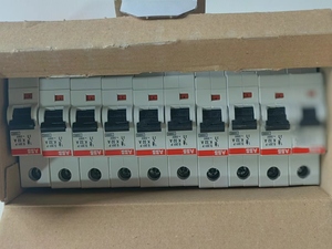 เบรกเกอร์ขนาดเล็ก (MCB) รุ่น S201P-K32 32A 3 โพล 230V DE กำลังตัด 15kA ความถี่ 50/60Hz - Product Image 3