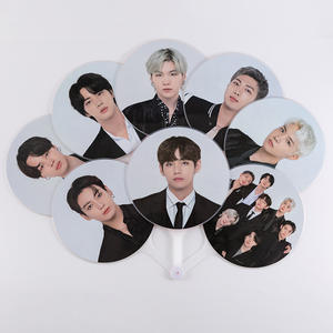 Éventail portable KPOP Idol Jungkook V <span class=keywords><strong>RM</strong></span> <span class=keywords><strong>JIN</strong></span> 30cm – Cadeau de collection du concert PTD à Las Vegas – Éventail rond avec photo imprimée <span class=keywords><strong>RM</strong></span> <span class=keywords><strong>JIN</strong></span> – Cadeaux pour fans - Product Image 2