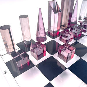 مجموعة شطرنج أكريليك حديثة وفاخرة وخفيفة الوزن ، لعبة سطح المكتب التعليمية المقاومة للاهتراء مع تلميع - Product Image 4