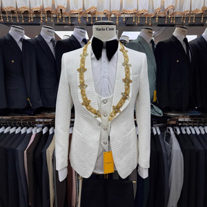 Elegante traje blanco <span class=keywords><strong>para</strong></span> hombre con bordado dorado, esmoquin de tres piezas <span class=keywords><strong>para</strong></span> boda - Product Image 2