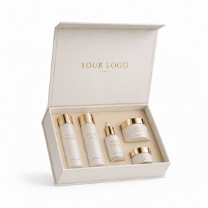 Boîte cadeau magnétique personnalisée CRD avec fenêtre, fermeture magnétique rigide, doublure en éponge, laminage mat, emballage recyclable pour ensemble de cosmétiques - Product Image 2