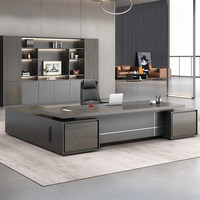 Ensemble de bureau et chaise exécutifs modernes et minimalistes en chêne élégant pour une personne, idéal pour le bureau, l'appartement ou la maison