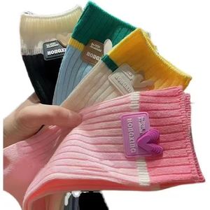 Chaussettes mi-mollet roses pour femmes, design ample, tricot jacquard respirant, pour la mode printemps-été - Product Image 5