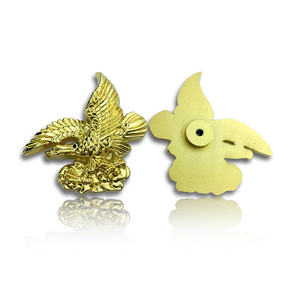 Neue fabrik förderung einzigartige gold-überzogene adler geprägte logo 3d metall revers taste abzeichen - Product Image 1