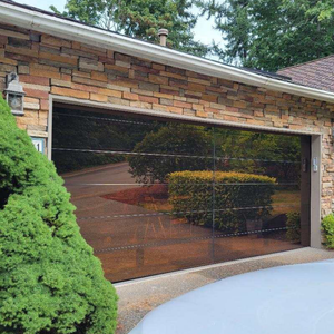 <span class=keywords><strong>Porte</strong></span> <span class=keywords><strong>de</strong></span> <span class=keywords><strong>garage</strong></span> extérieure isolée en aluminium avec verre dépoli, teinté, sectionnelle à enroulement, à panneaux, pour une intimité accrue - Product Image 3
