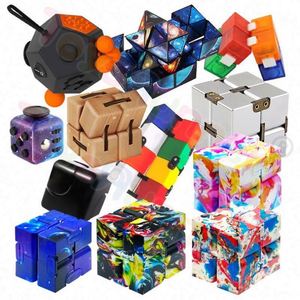 Lot de jouets toupie en alliage d'aluminium très demandés pour cadeaux d'anniversaire pour enfants, calendriers de l'Avent sensoriels anti-stress, commande en gros - Product Image 1