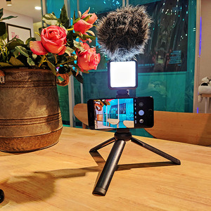 Kit de vlogging vidéo pour <span class=keywords><strong>smartphone</strong></span>, mini lumière vidéo LED, microphone, trépied, support de téléphone, pliable, portable, enregistrement d'interviews, <span class=keywords><strong>YouTube</strong></span> - Product Image 2