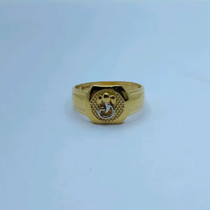 แหวนทองคำแท้ 22K ดีไซน์ปีกเรขาคณิตทันสมัย รูปทรงตัววี สง่างาม เครื่องประดับผู้ชายชั้นดี - Product Image 1