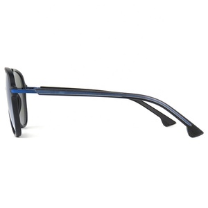 2020 nuevo diseño ligero de logotipo personalizado azul de los hombres gafas de sol polarizadas - Product Image 3