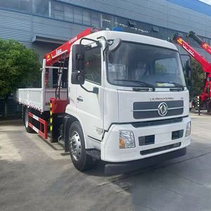 Grue montée sur camion Dongfeng 12 tonnes à flèche articulée en 5 sections, entièrement hydraulique, à levage direct, pour travaux d'ingénierie et transport - Product Image 2