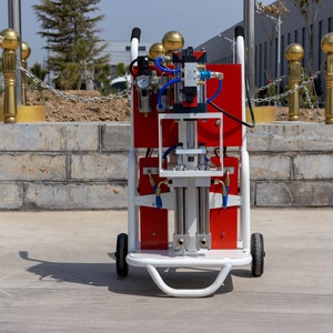 Áp lực cao <span class=keywords><strong>Polyurethane</strong></span> tạo bọt Máy polyurea phun máy nhỏ tạo bọt đại lý phun thiết bị để bán - Product Image 1