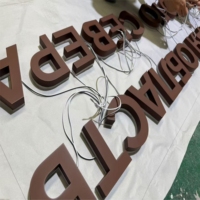 Panneau d'enseigne LED rétroéclairé en métal personnalisé DakeSign Factory OEM pour extérieur, étanche IP65, plaque signalétique de bâtiment, enseigne de magasin